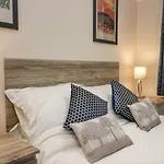 8 Woodlands *